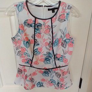 Banana Republic Women's size 0 sleeveless flowery patterned top